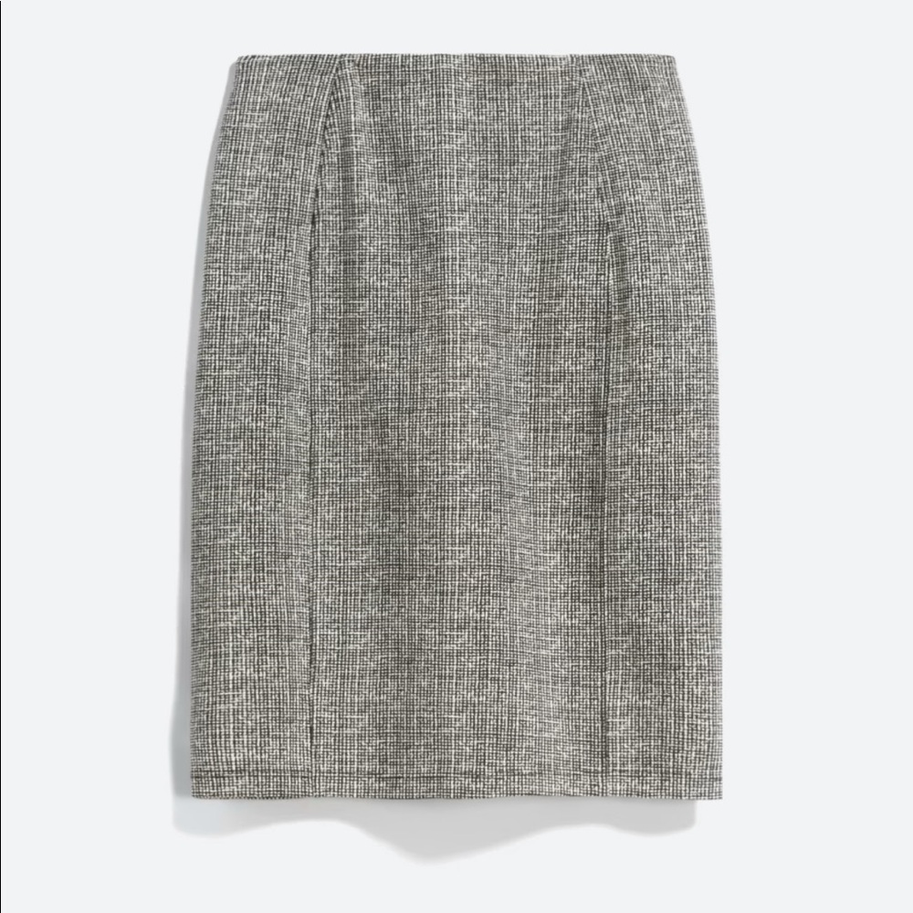 LIVERPOOL

Bia Knit Pencil Skirt
8 | Black